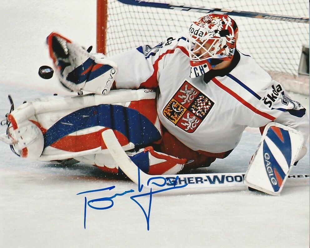 TOMAS VOKOUN SIGNED TEAM CZECH REPUBLIC HOCKEY GOALIE 8x10 Photo Poster painting #1 Autograph