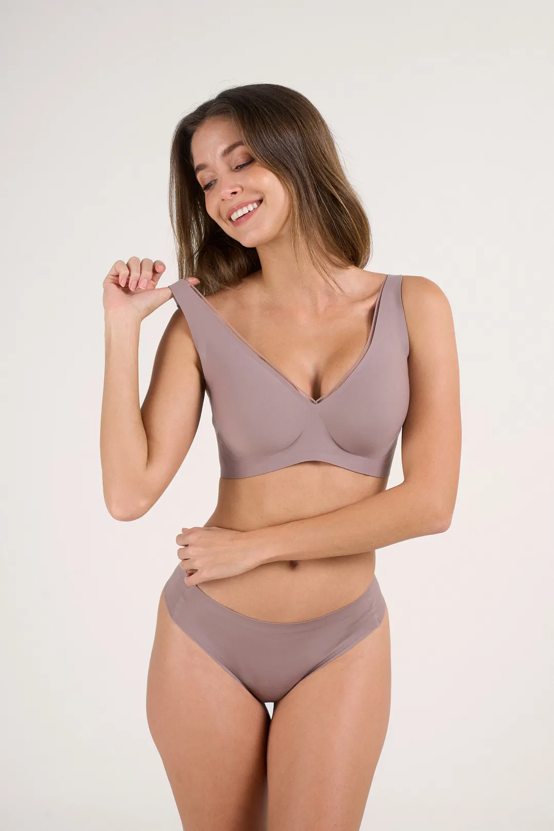 Deep V Push-Up Seamless Wireless Jelly Bra with Mesh