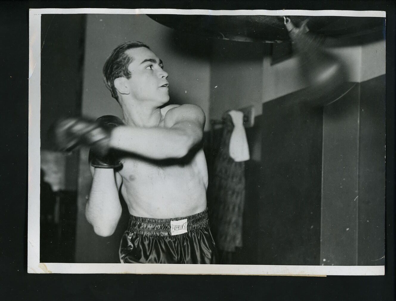 Barney Ross trains for defense of title against Sammy Fuller 1933 Press Photo Poster painting