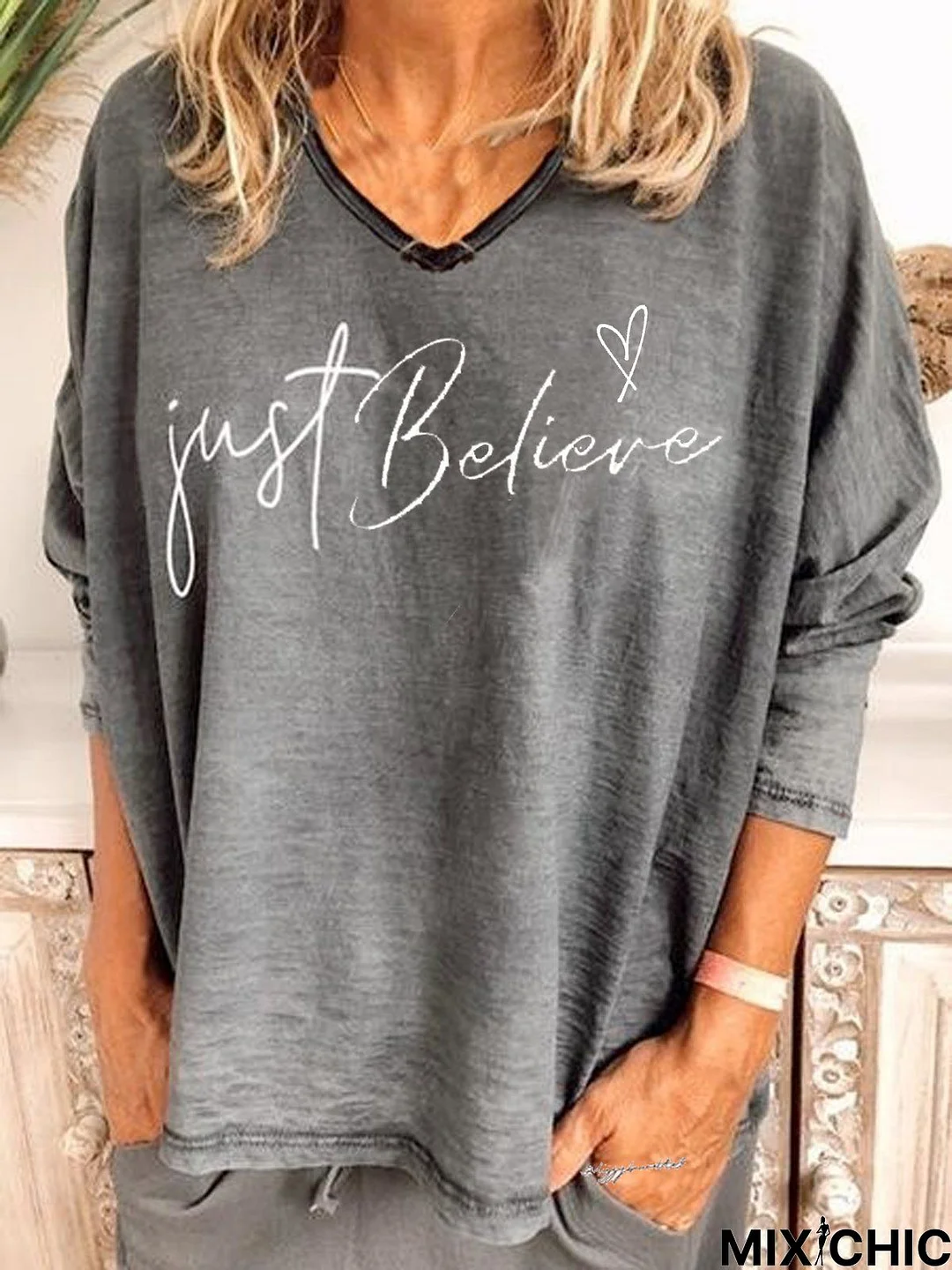 Casual V-neck loose print long sleeve top