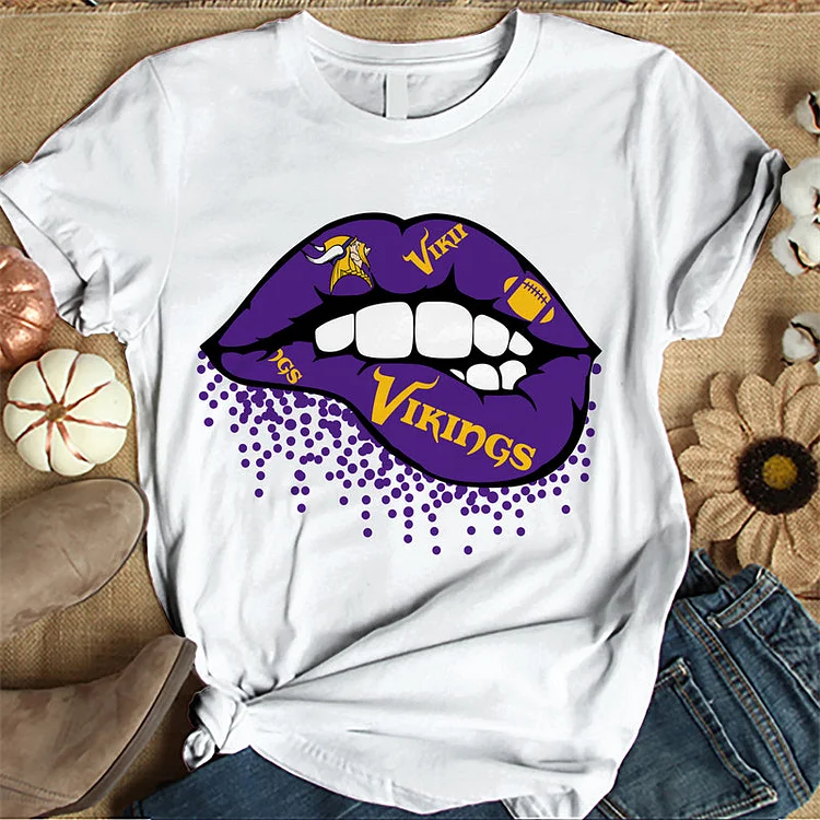 Minnesota Vikings  Women's White Relaxed T-Shirt