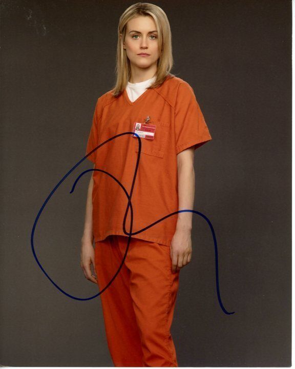 TAYLOR SCHILLING signed autographed ORANGE IS THE NEW BLACK PIPER CHAPMAN Photo Poster painting