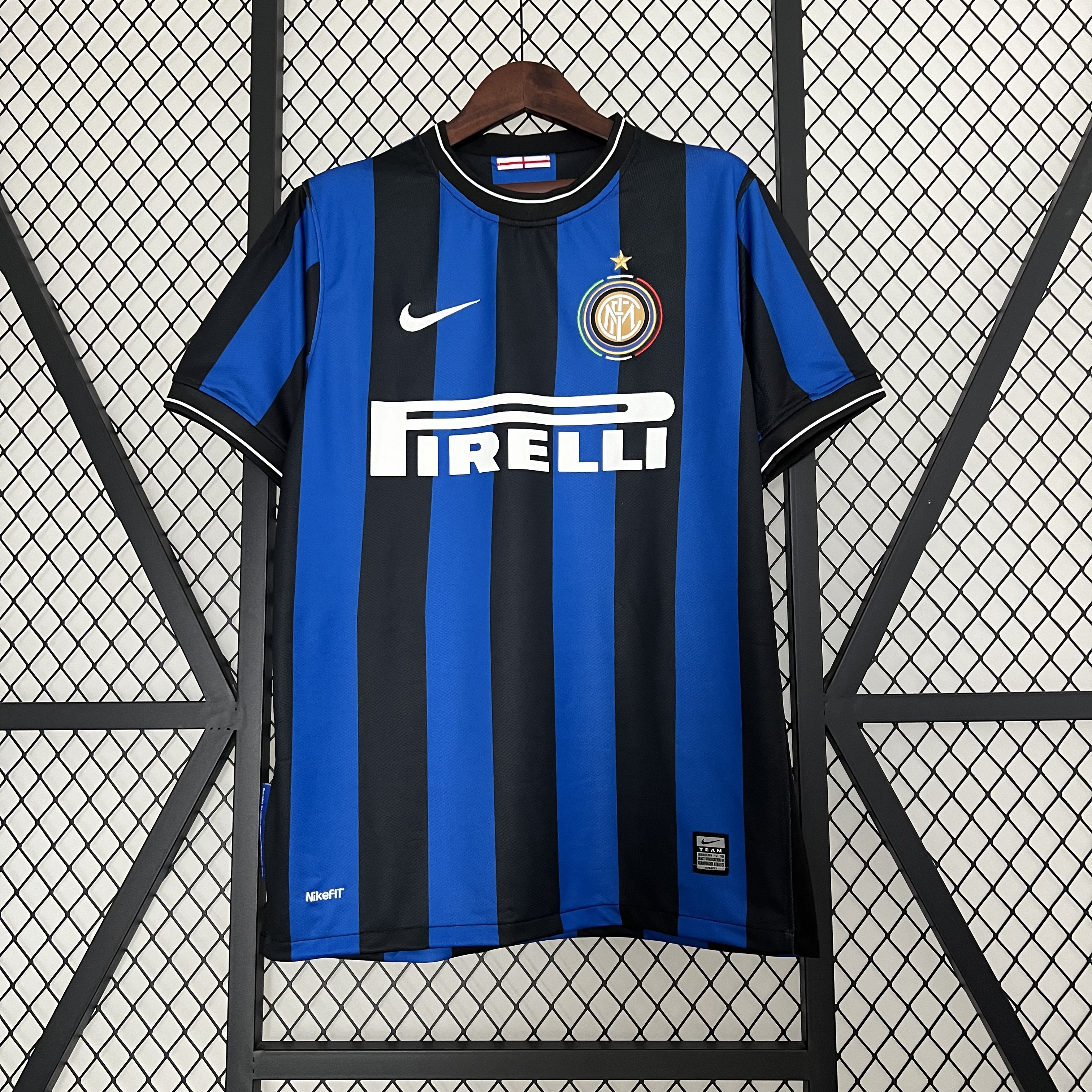 2009/10-H-INT-RET-FAN-A01545