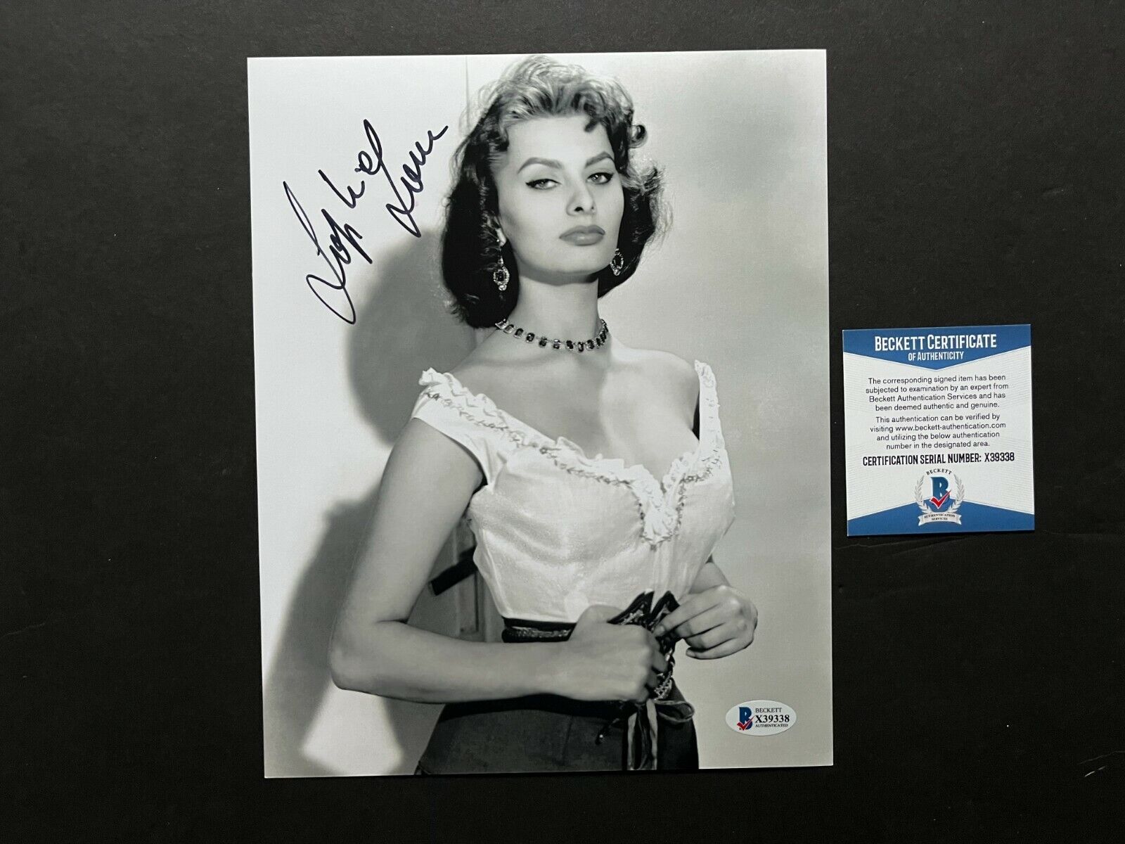 Sophia Loren Hot! signed autographed classic sexy 8x10 Photo Poster painting Beckett BAS Coa