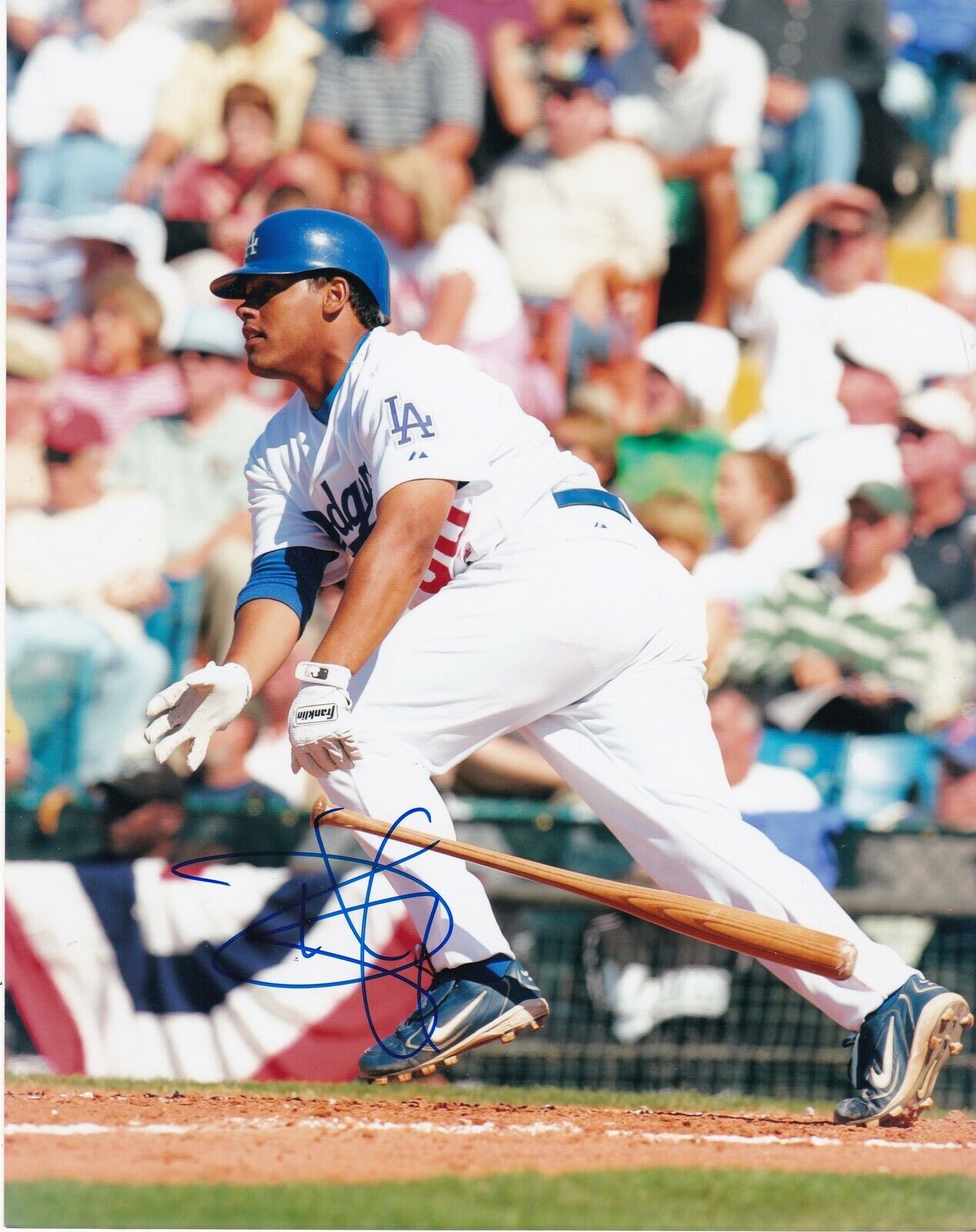 DELWYN YOUNG LOS ANGELES DODGERS ACTION SIGNED 8x10