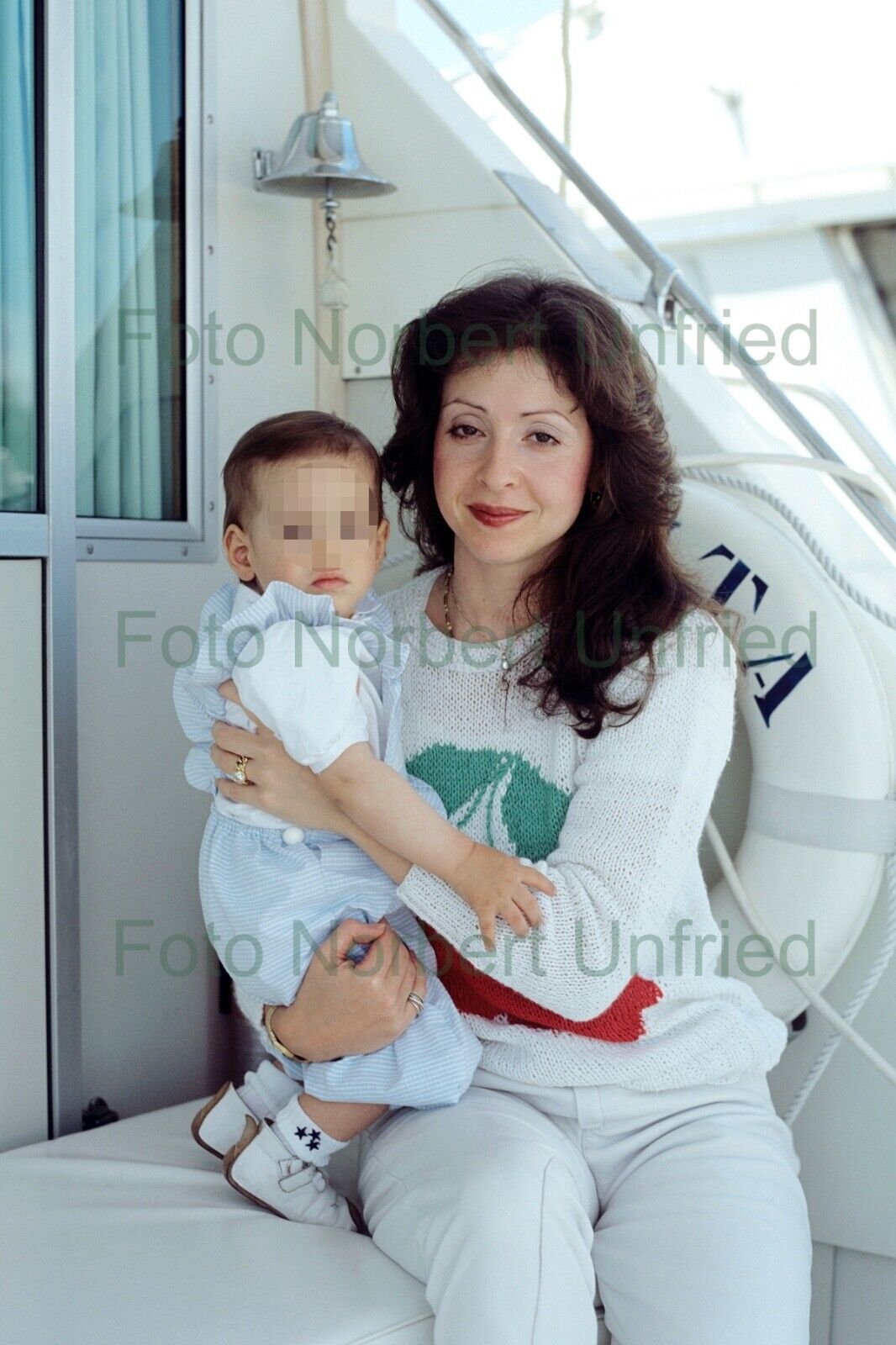 Vicky Leandros With Child - Photo Poster painting 20 X 30 CM Without Autograph (Nr 2-584