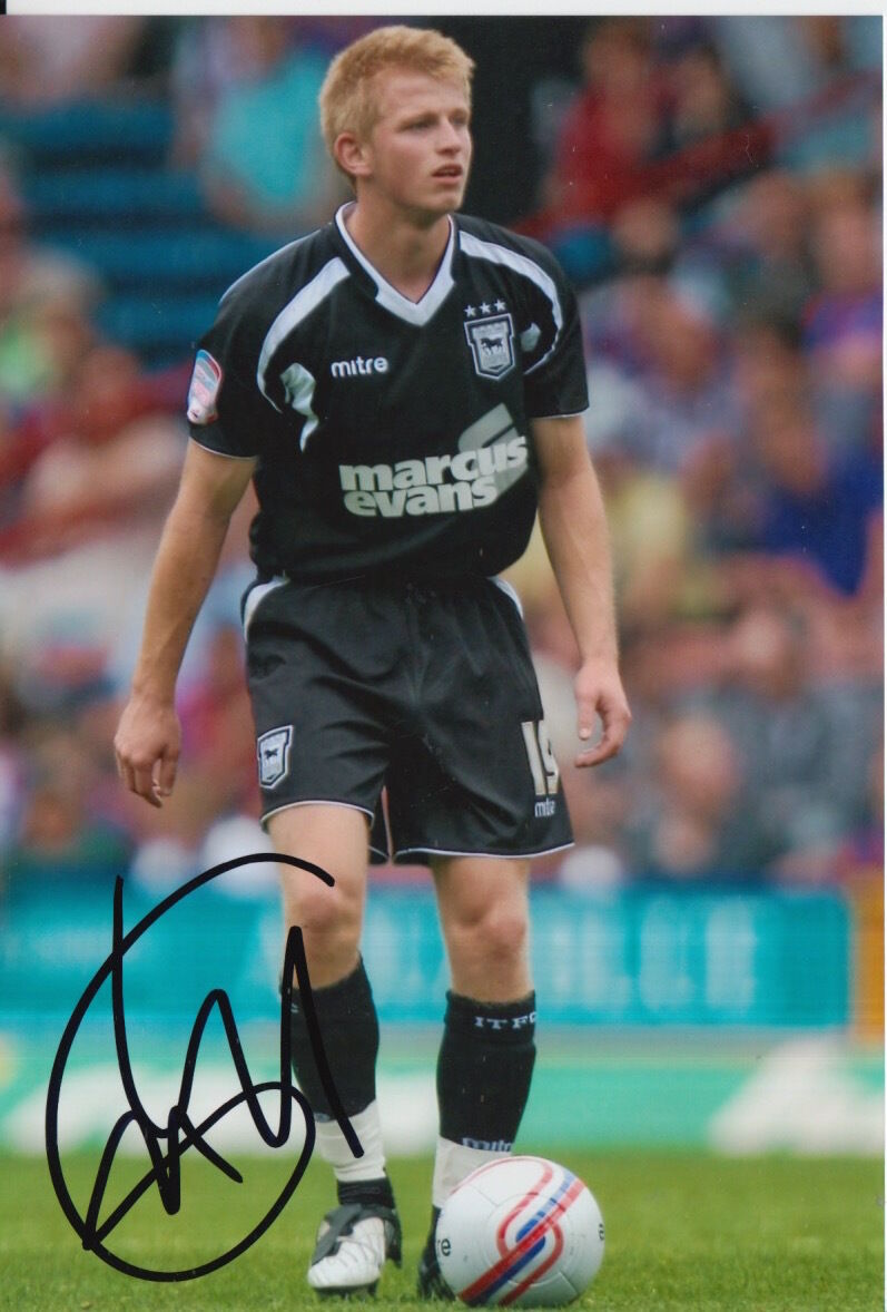 IPSWICH TOWN HAND SIGNED LUKE HYAM 6X4 Photo Poster painting 2.