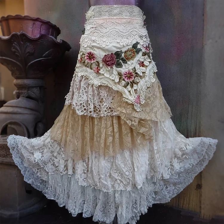 Vintage Floral Pattern Lace Tiered Maxi Skirt