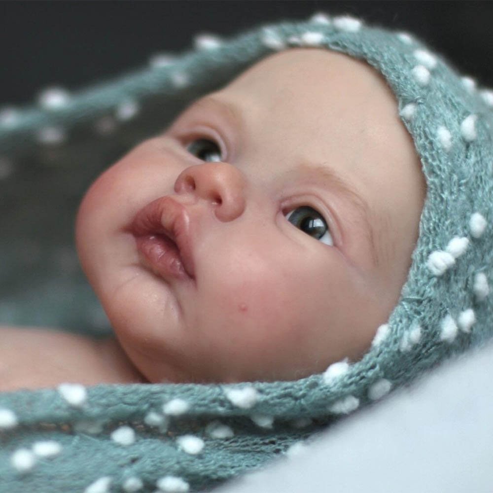 17" Lifelike Innocent and Lovely Reborn Doll Awake Newborn Girl Carly