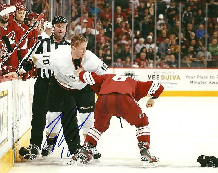 COREY PERRY SIGNED ANAHEIM DUCKS HOCKEY FIGHT 8x10 Photo Poster painting! Autograph