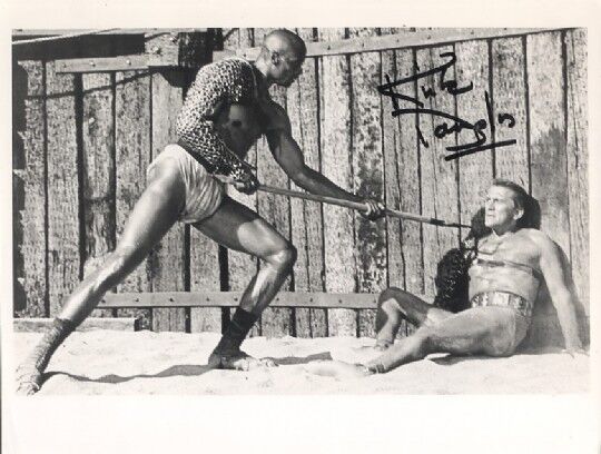 Kirk Douglas 1916- genuine autograph 6.5x8