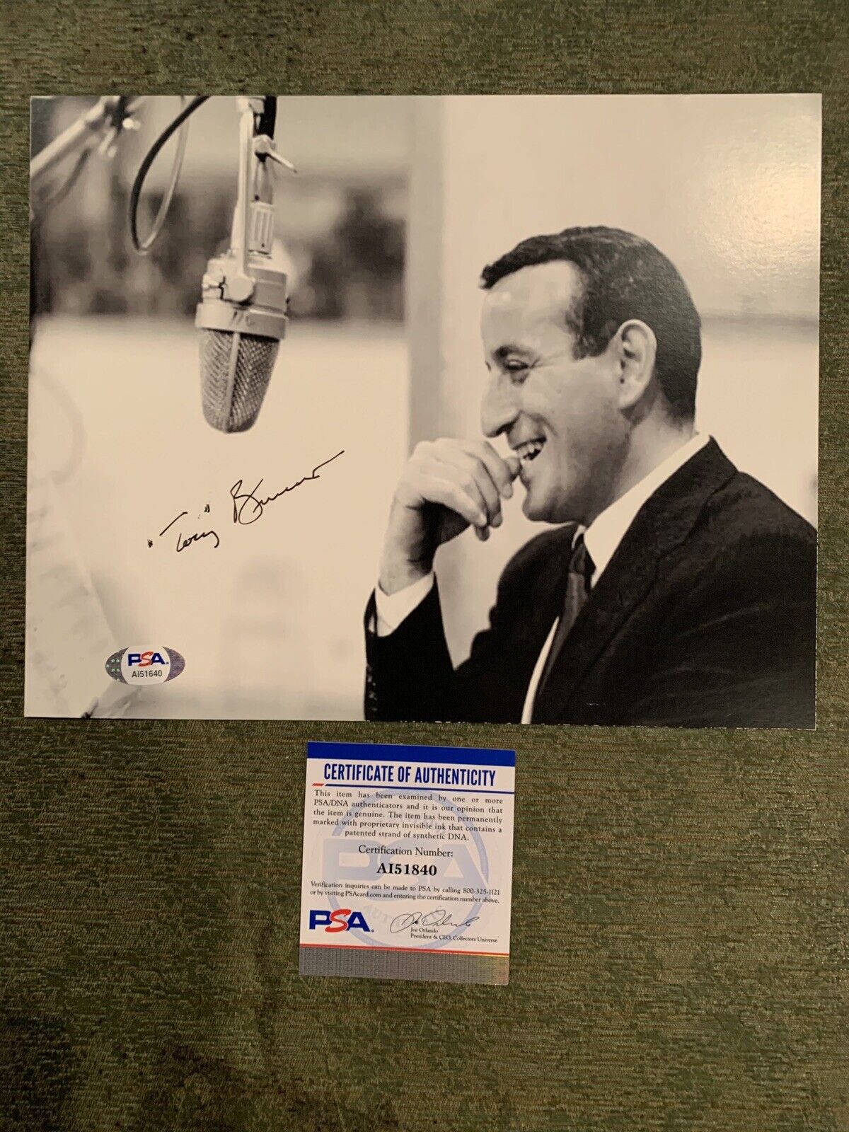 Tony Bennett Signed 8x10 Photo Poster painting