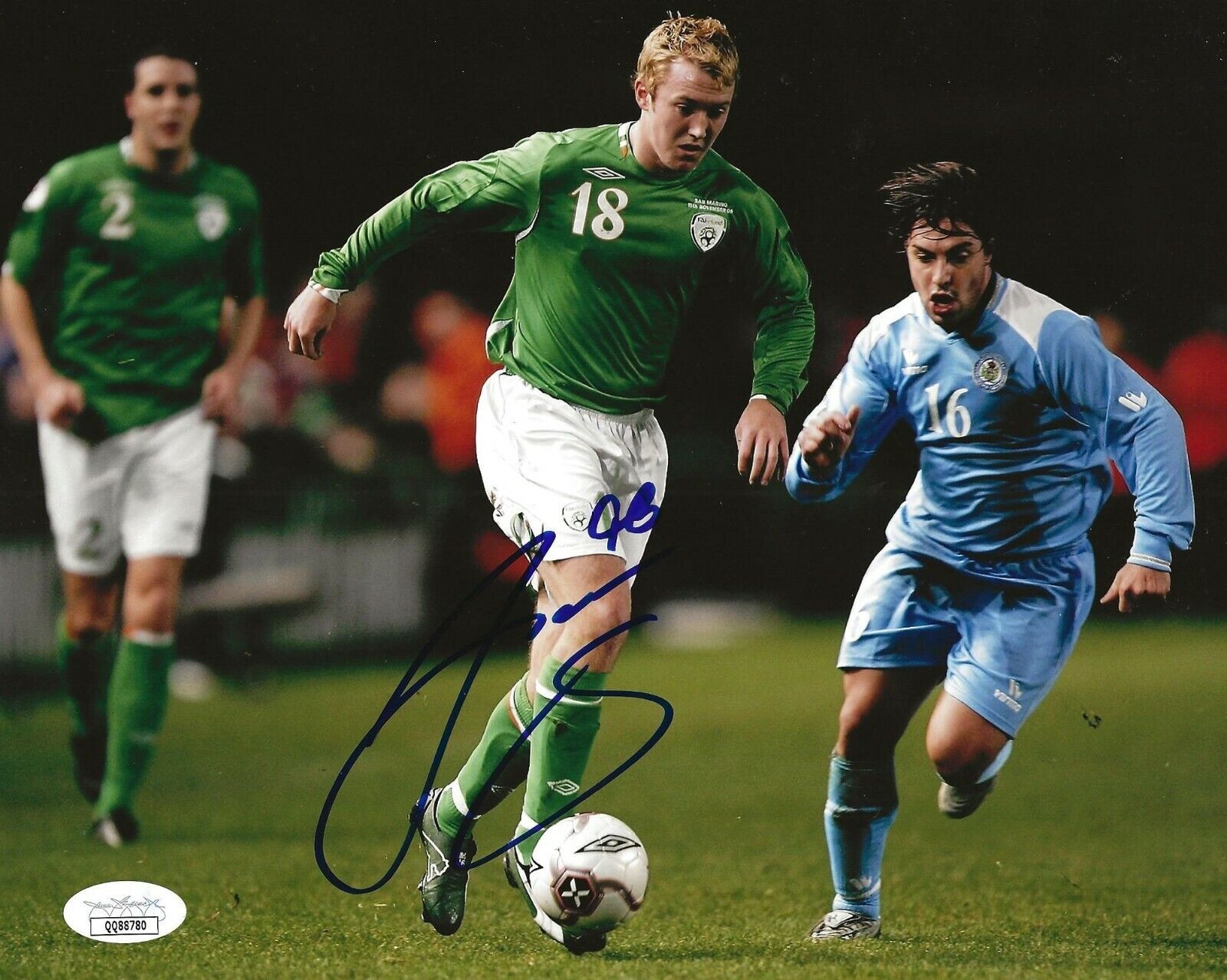 Aiden McGeady Ireland signed Celtic F.C. Soccer 8x10 Photo Poster painting autographed 3 JSA