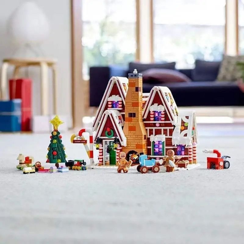 Festive gingerbread house building set angle view – Christmas home décor display build (1477 pieces)