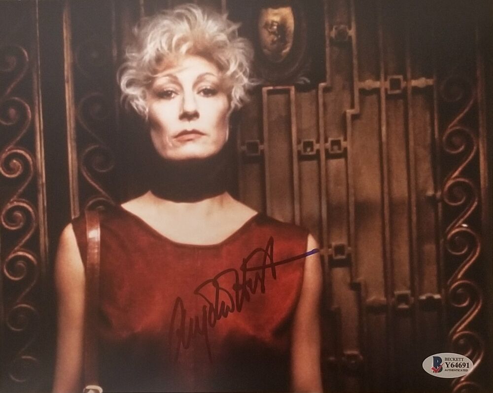 Anjelica Huston signed The Grifters 8x10 Photo Poster painting BAS AUTOGRAPH