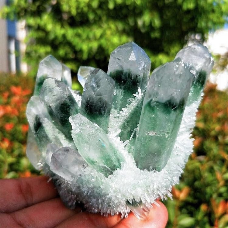 Beautiful Healing Green Phantom Quartz Gemstone Decoration