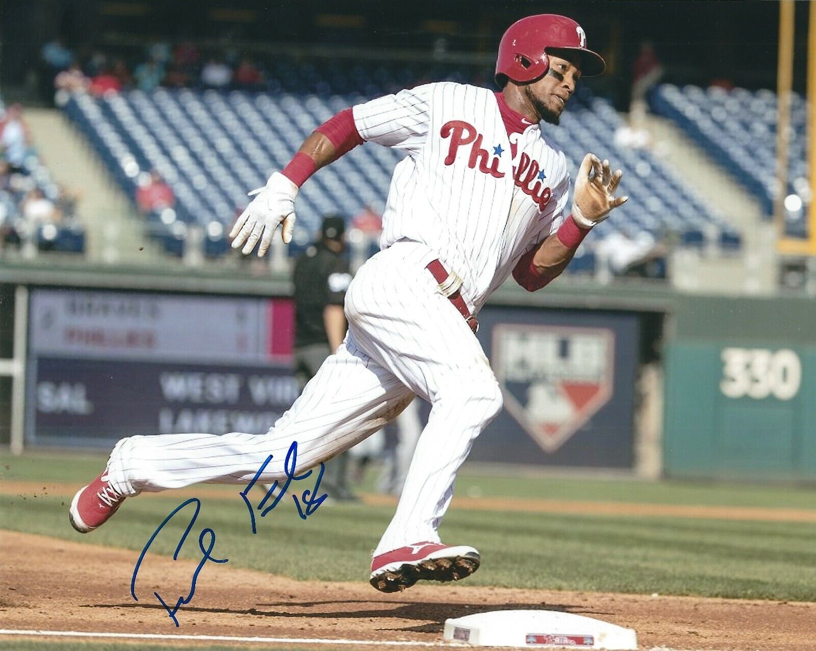 Signed 8x10 PEDRO FLORIMON Philadelphia Phillies Autographed Photo Poster painting - COA