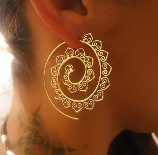 Fashion Oval Spiral Earrings Exaggerated Swirl Gear Heart Vintage Earrings