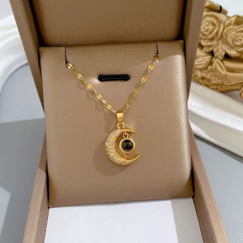Moon Zirconia Gold-Plated Necklace Projecting “I Love You” in a Hundred Languages