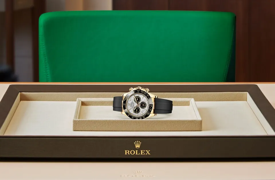 Rolex Cosmograph Daytona in Gold, m116518ln-0076 | Philippines