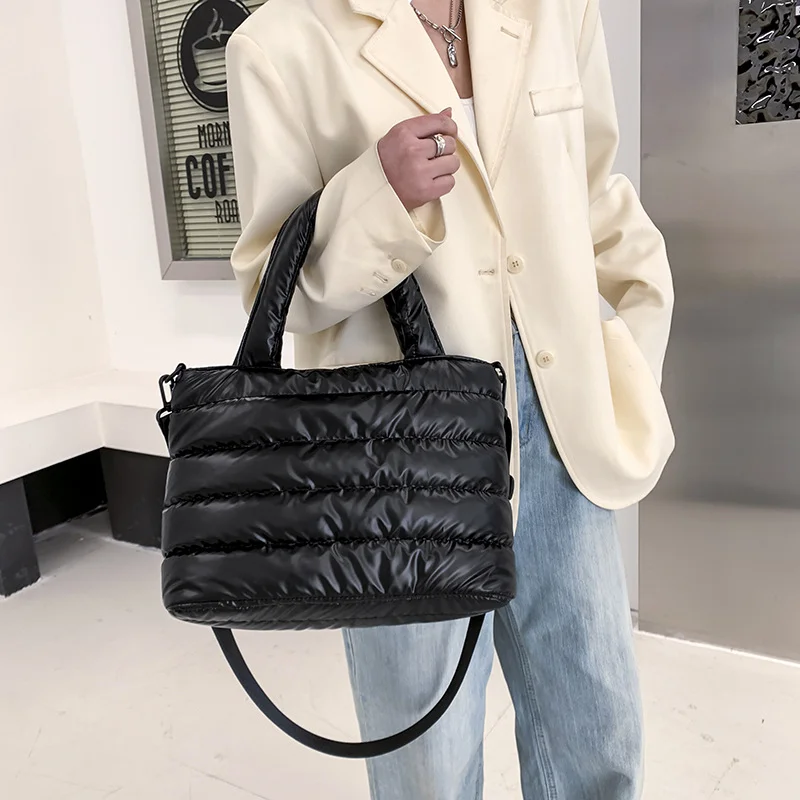 Pongl Pongl Clothing Women's Bag 2023 Autumn / Winter New Embroidered Line Large Capacity Space Cotton Single Shoulder Crossbody Bag Hand Carried Commuter Bag