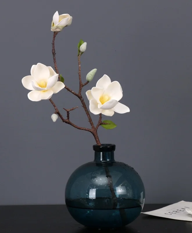 Silk Magnolia in Cream White - 19"