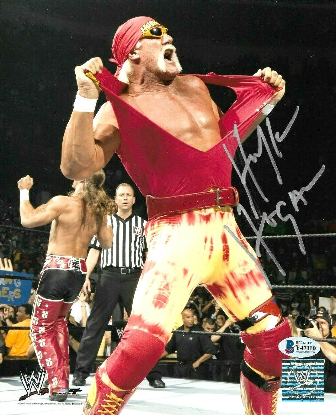 WWE HULK HOGAN HAND SIGNED AUTOGRAPHED 8X10 Photo Poster painting WITH PROOF AND BECKETT COA 1