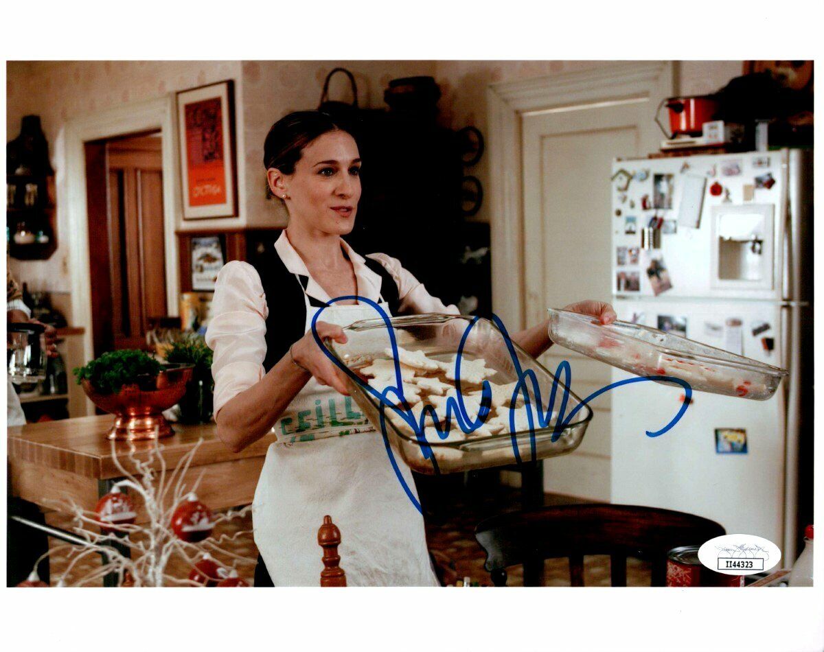 Sarah Jessica Parker Signed Autographed 8X10 Photo Poster painting Baking Cookies JSA II44323