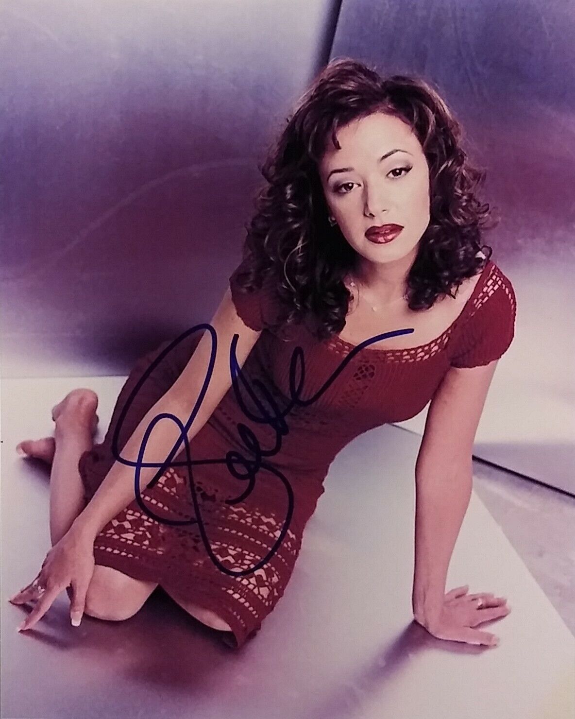 Leah Remini signed 8x10