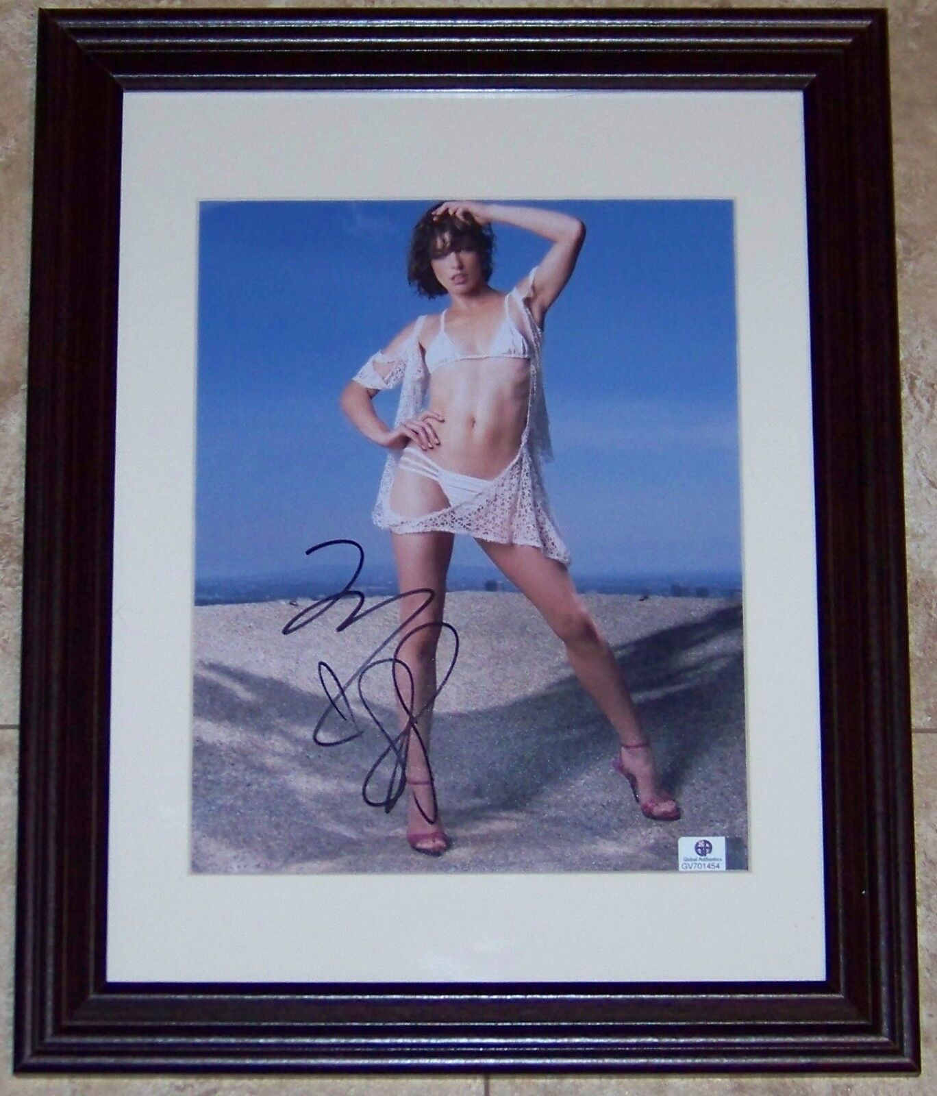 1 TIME SALE! Milla Jovovich Signed Autographed 8x10 Photo Poster painting Global GA GV GAI COA!