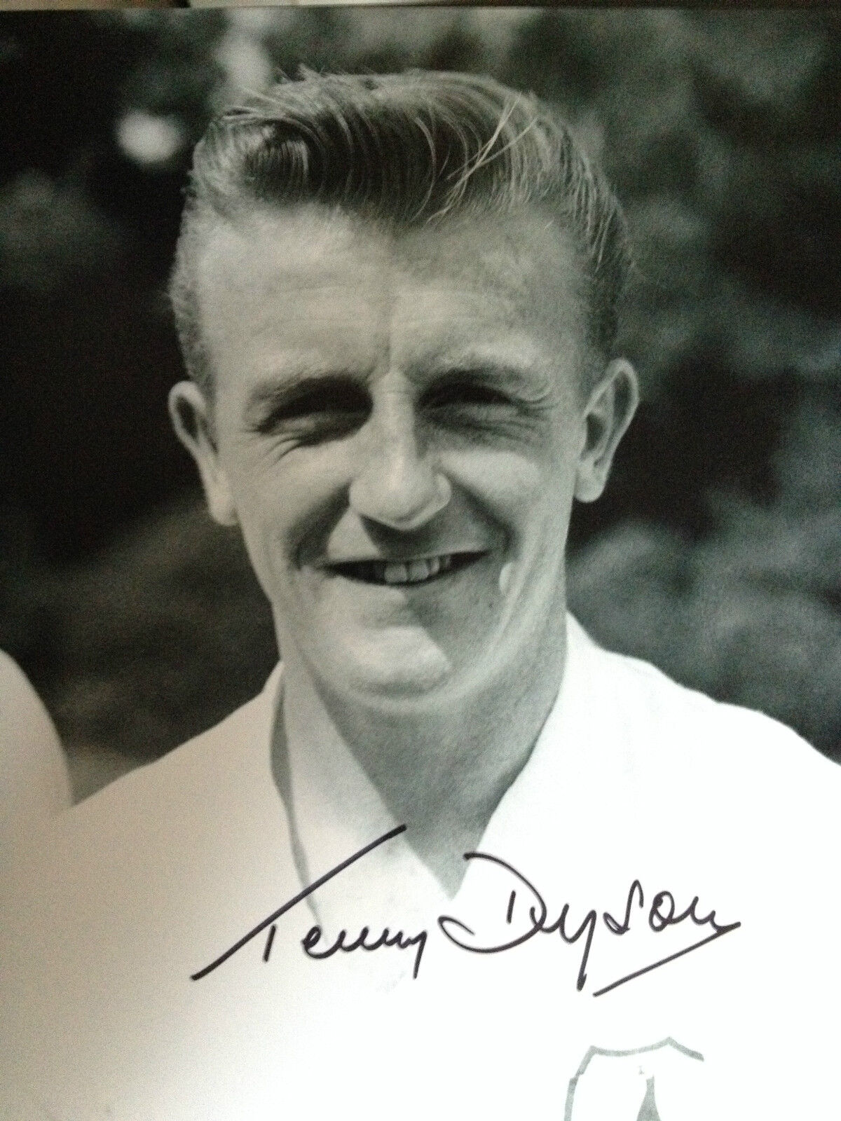 TERRY DYSON - TOTTENHAM DOUBLE WINNING LEGEND - SUPERB SIGNED B/W Photo Poster paintingGRAPH