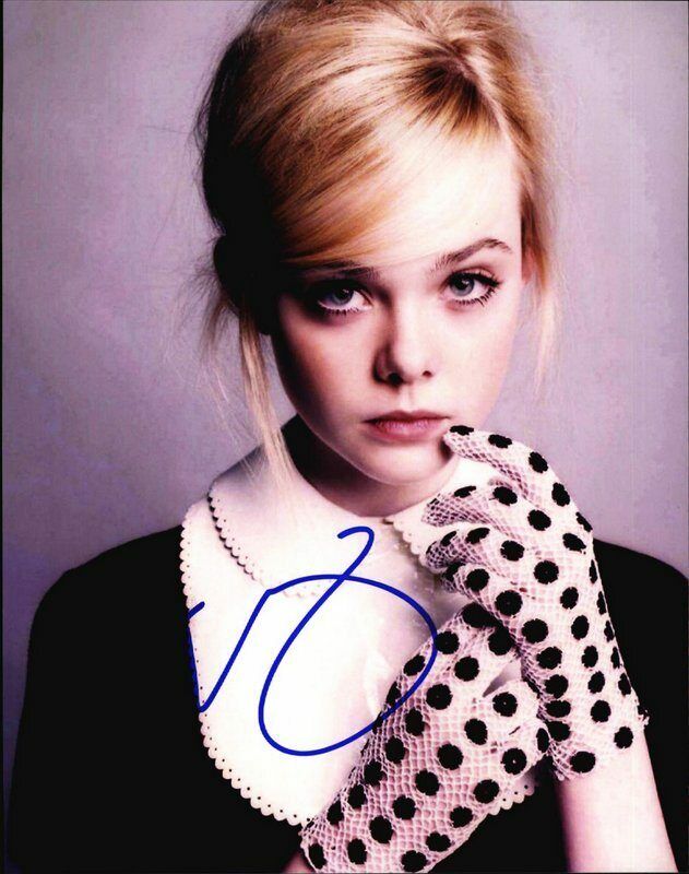 Elle Fanning authentic signed celebrity 8x10 Photo Poster painting W/Cert Autographed D6