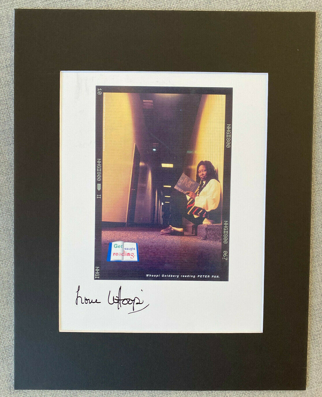 Comedian Whoopi Goldberg Signed IP Autograph Photo Poster painting Display - Get Caught Reading