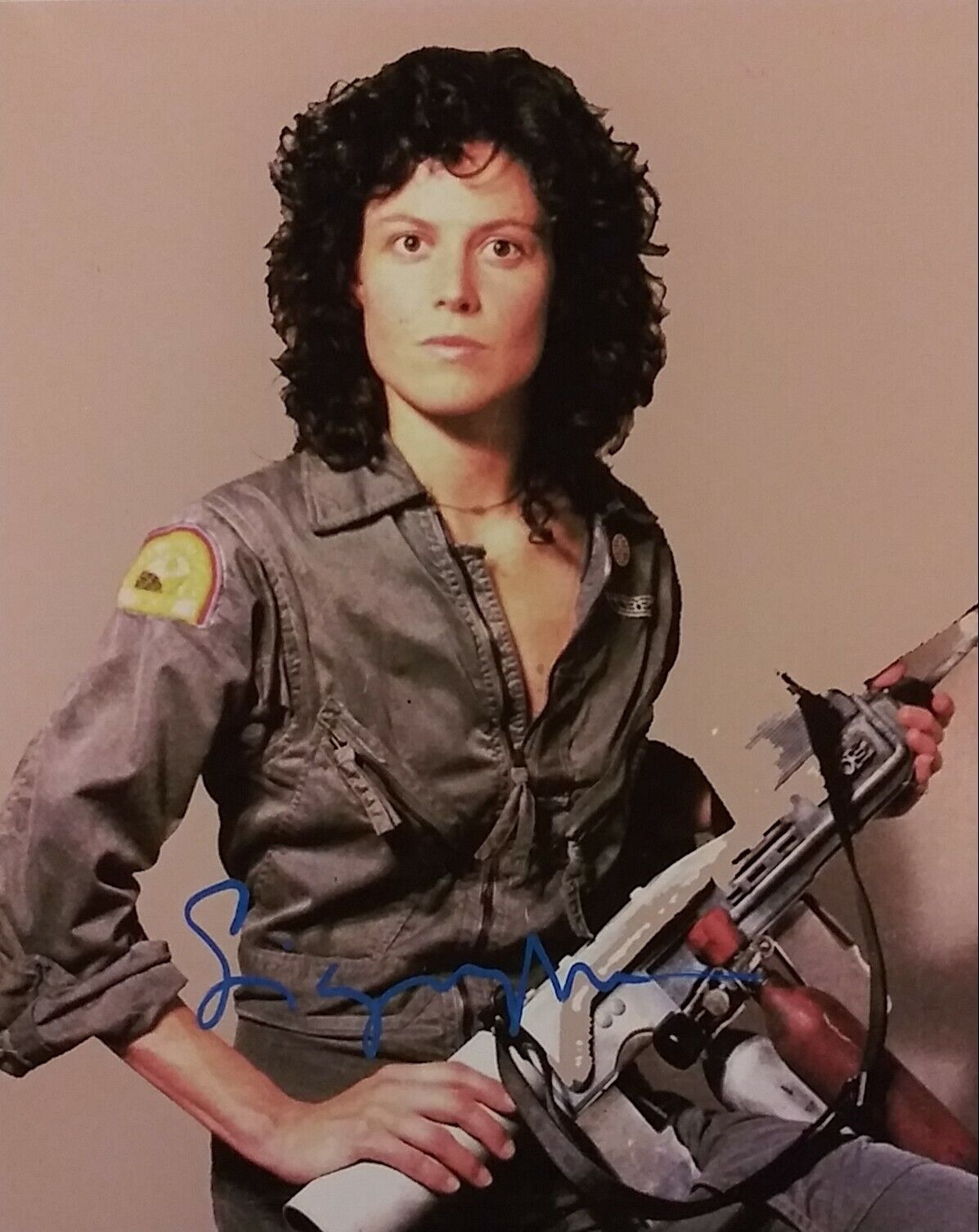 Sigourney Weaver signed 8x10