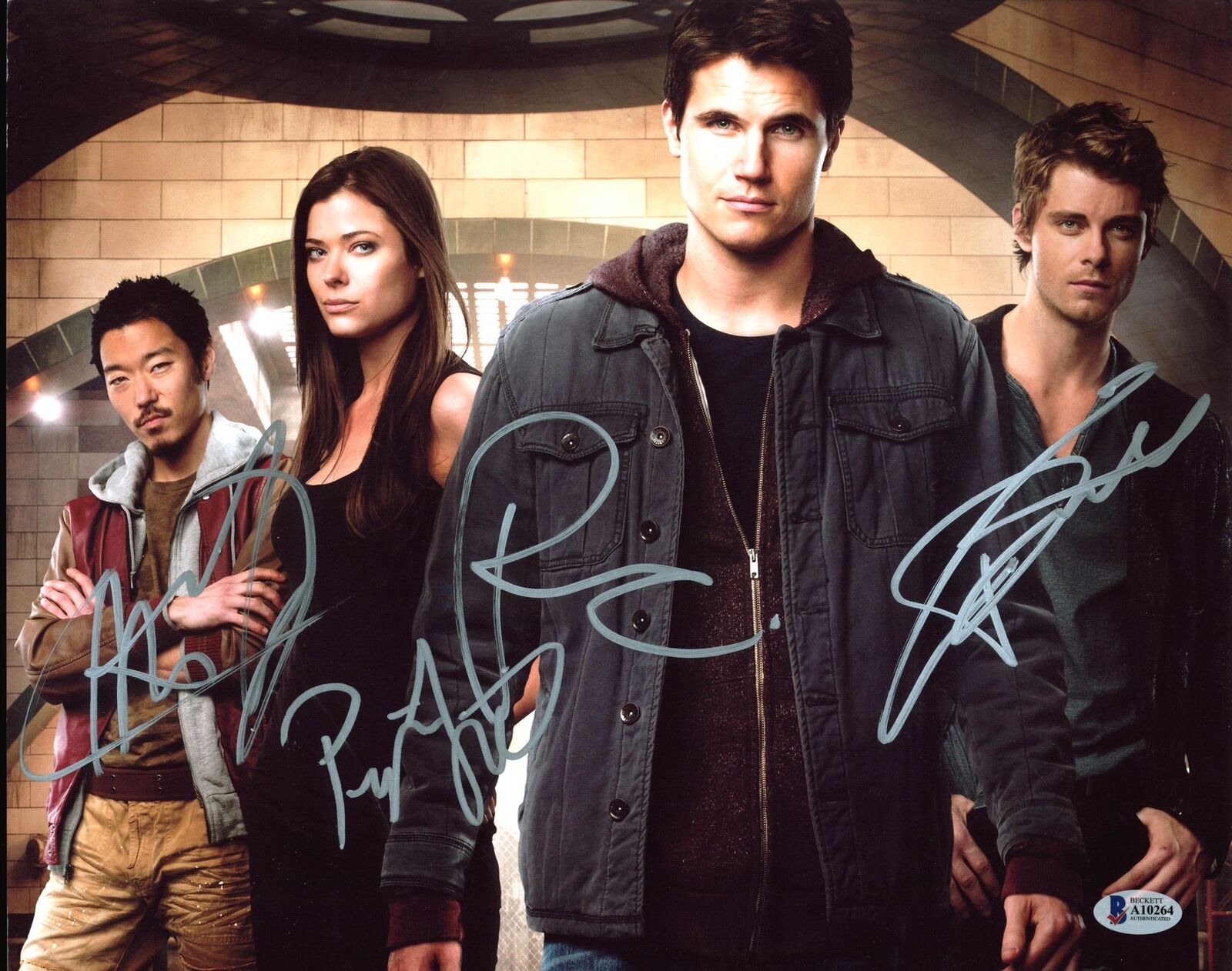 Tomorrow People (Robbie Amell +3) Authentic Signed 11X14 Photo Poster painting BAS #A10264