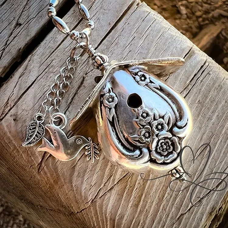 🔥Hot Sale 49% OFF✨The 1951 "Magnolia" Birdhouse Necklace 