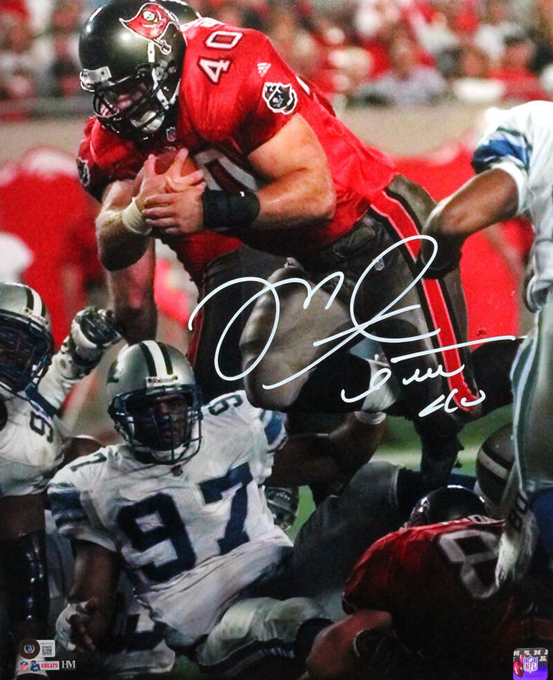 Mike Alstott Autographed Bucs Running Over Players 16x20 HM Photo Poster painting-Beckett W *Wte