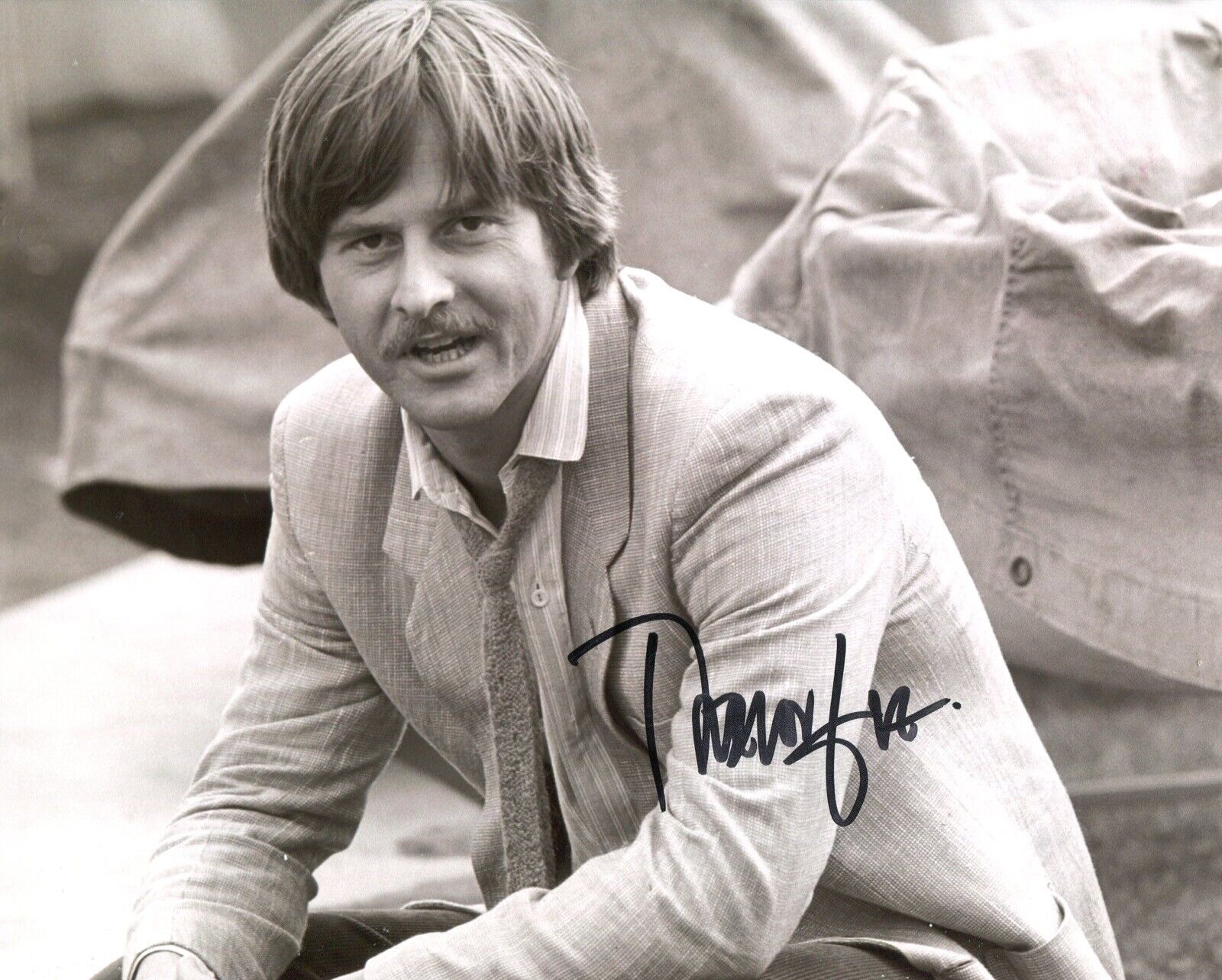 Actor Trevor Eve signed TV detective SHOESTRING 8x10 Photo Poster painting - UACC DEALER