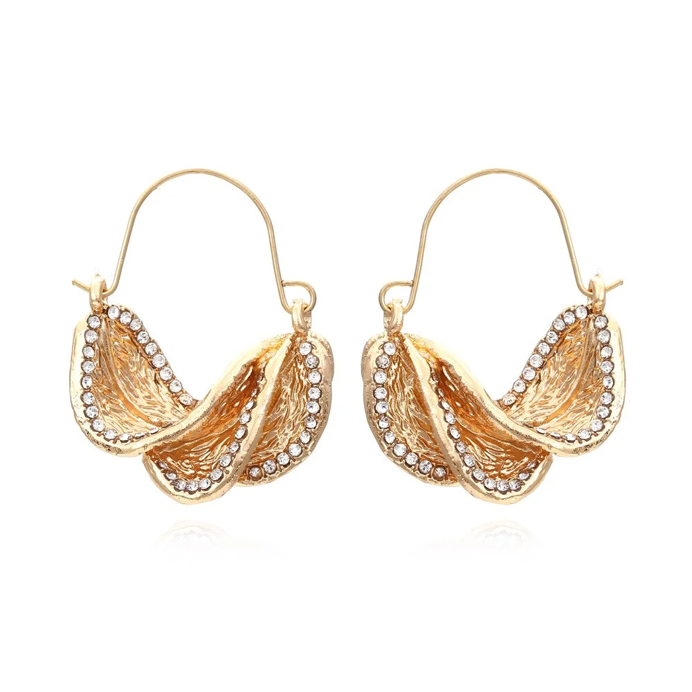 Dvacaman Golden Leaf Flower Earrings For Women Vintage Irregular Geometric Metal Long Drop Dangle Beetle Earrings Trendy Jewelry