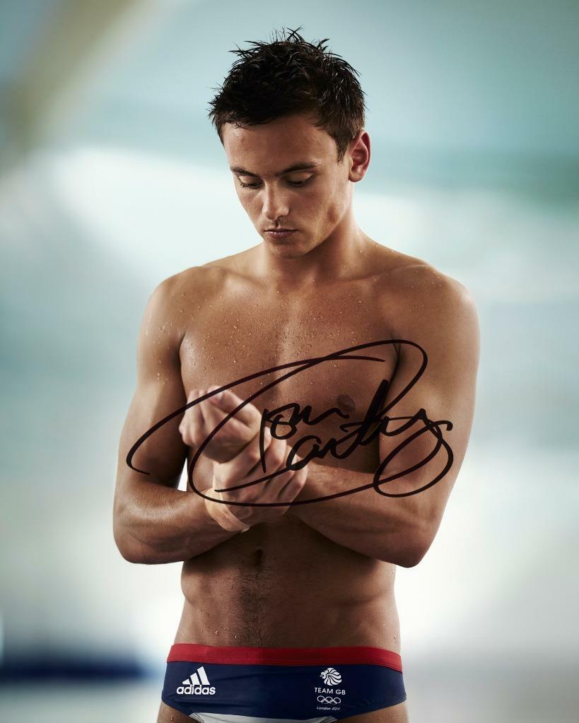 Tom Daley SIGNED AUTOGARPHED 10 X 8