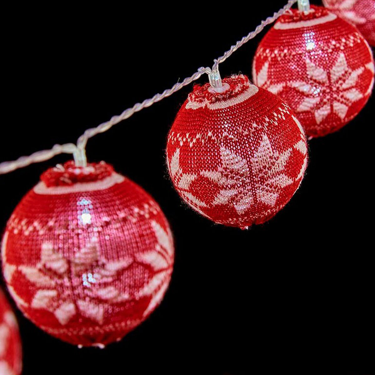 Wreath of LED Balls Krist+ White Red 2 m &Oslash; 6 cm