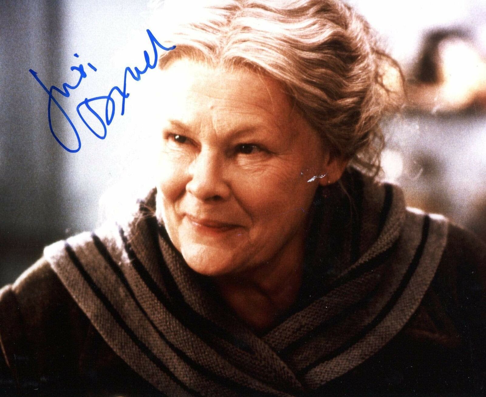 Judi Dench ACTRESS ACADEMY AWARD autograph, In-Person signed Photo Poster painting