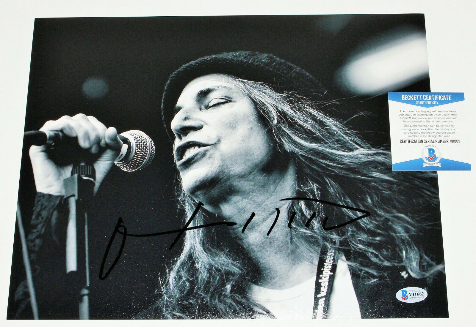 SINGER PATTI SMITH SIGNED 11x14 Photo Poster painting NYC PUNK ROCK HORSES BECKETT COA BAS