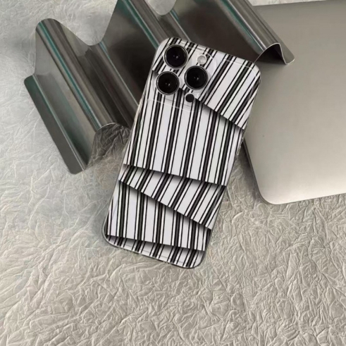Irregular black and white stripes phone case