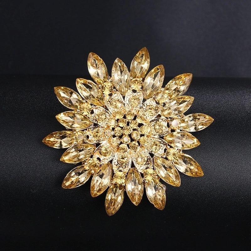 Korean Style Pin Flower Alloy Plating Rhinestones Women’S Brooches