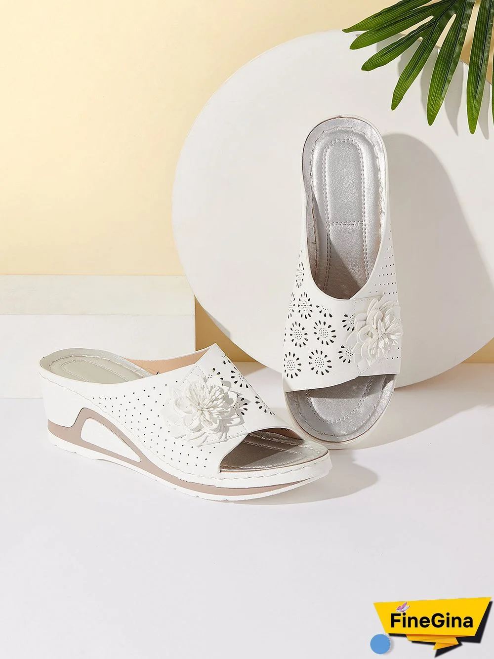 3D Floral Cutout Upper Vintage Bohemian Wedge Slippers
