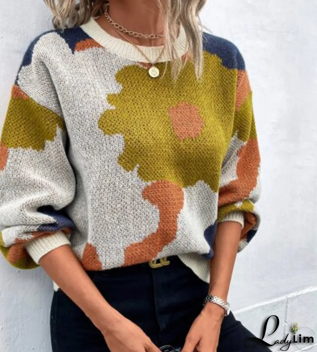 Chic and Versatile Pullover