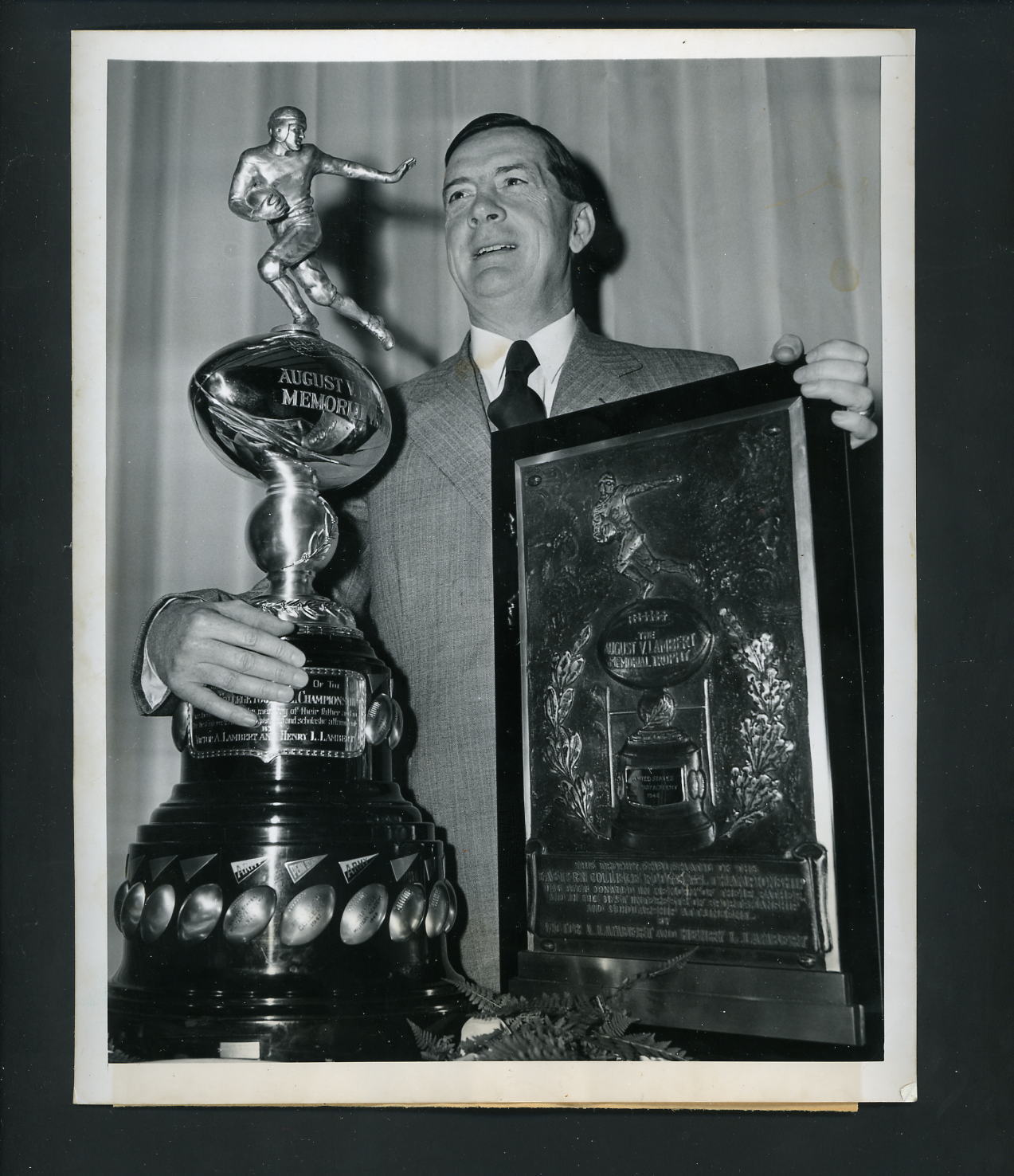 Earle Red Blaik football coach of ARMY with Lambert Trophy 1948 Press Photo Poster painting