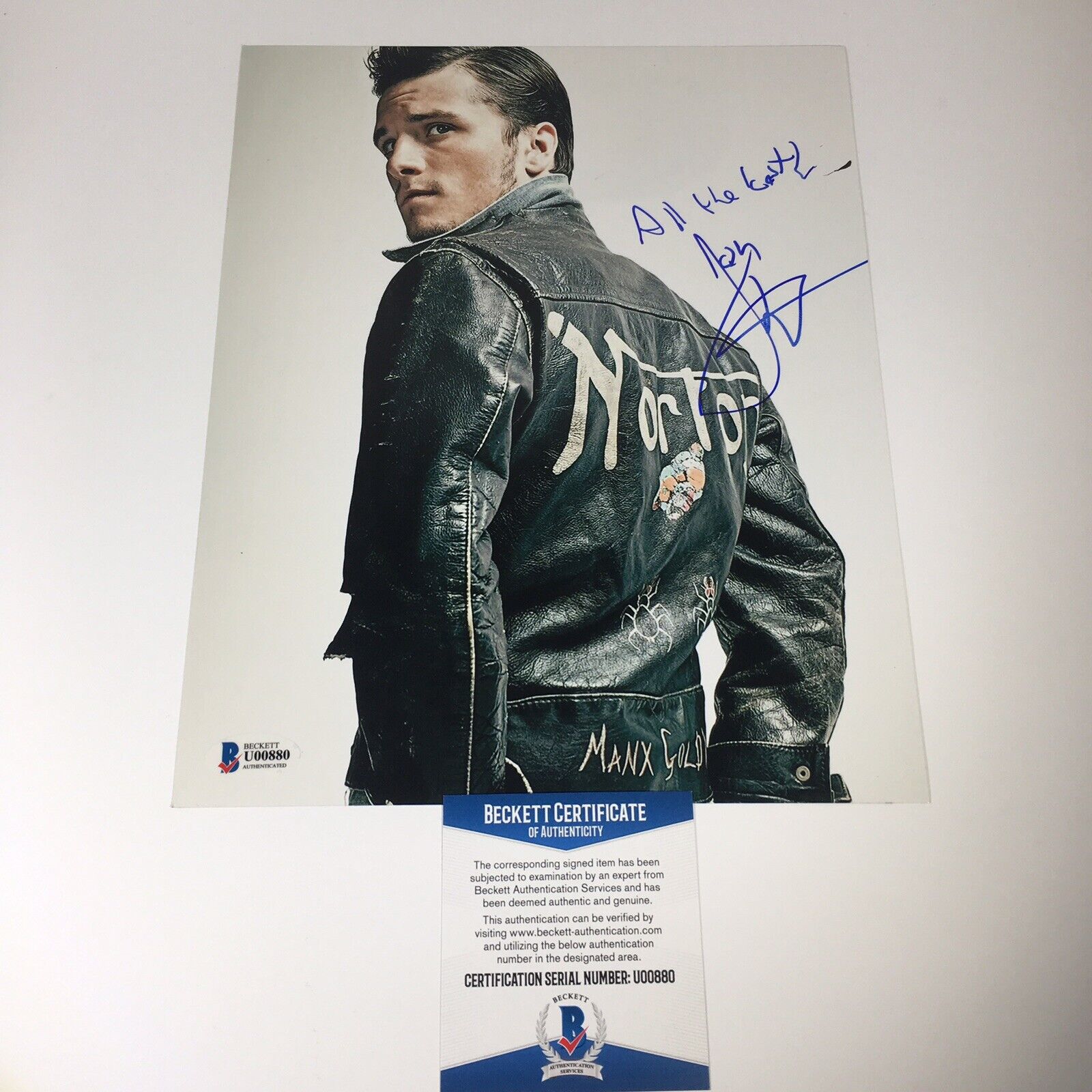 Josh Hutcherson Signed 8x10 Photo Poster painting Peeta Hunger Games Beckett AUTOGRAPHED BAS