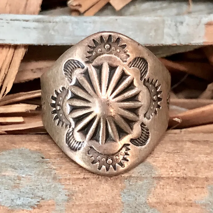 Fred Harvey Era Sterling SIlver Stamp Decorated Cigar Band Ring Size: 8